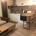 Aheloy Apartments דירה